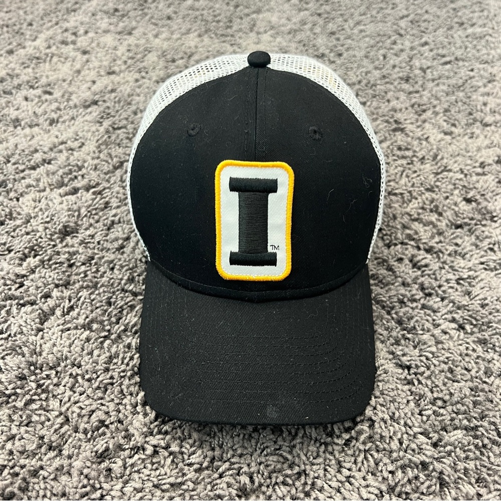 Iowa Hawkeyes Nike Hat Classic99 S1ze SnapBack Mesh Cap Hat Black Logo Patch